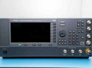 Analog Signal Generator (250 KHz–40 GHz)